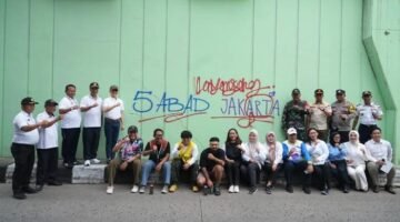 Wakil Wali Kota Jakut Monitoring Pembuatan Mural di Jalan RE Martadinata