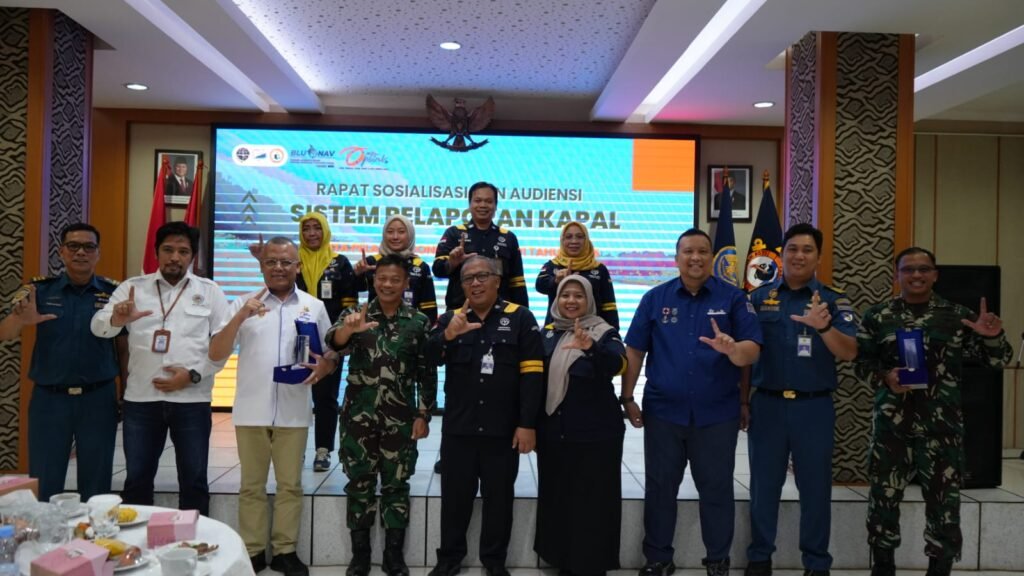 Portal Berita Indonesia dan Dunia Terkini Hari Ini, Update Harian Terbaru, Terlengkap, Tajam, Aktual dan Berimbang. Pelaporan Kapal untuk Keamanan dan Efisiensi Pelayaran di Perairan Indonesia - Teropong Rakyat