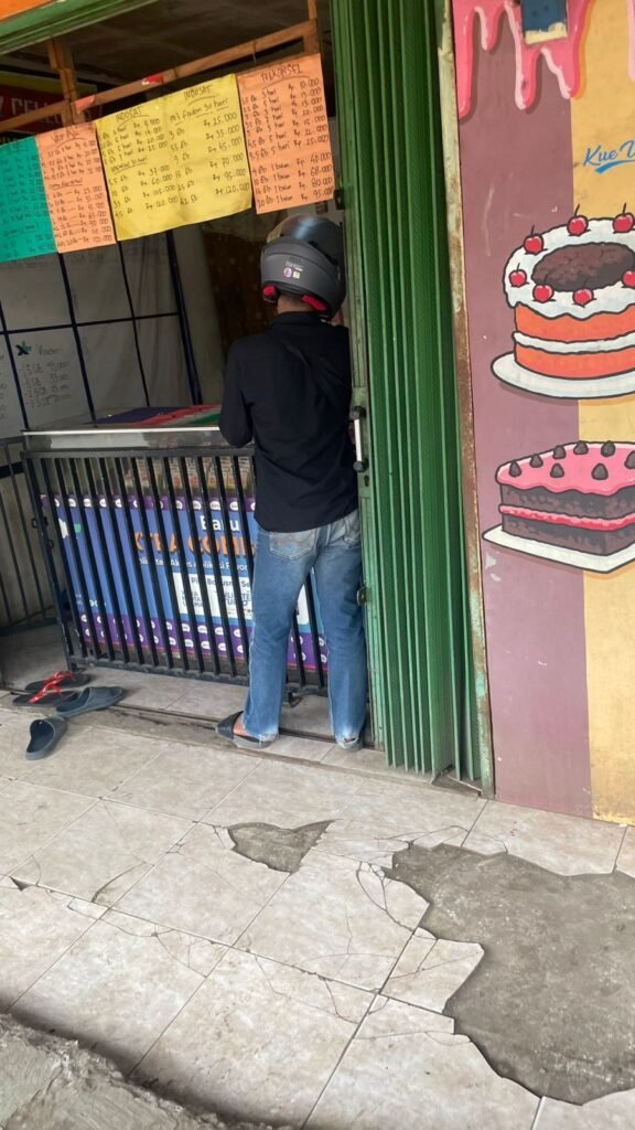 Penjualan Obat Keras Terbatas di Jalan WR. Supratman Buat Masyarakat Resah, Peran Aparat Dipertanyakan - Teropong Rakyat
