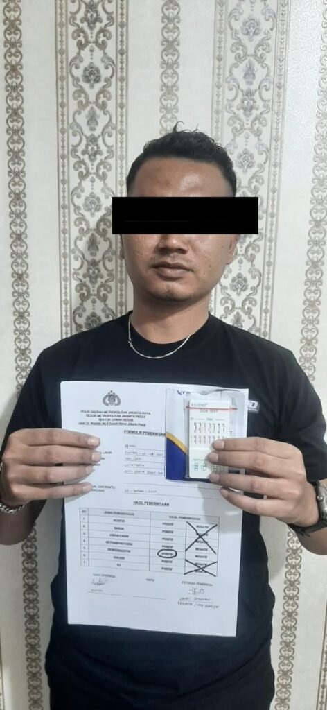 Portal Berita Indonesia dan Dunia Terkini Hari Ini, Update Harian Terbaru, Terlengkap, Tajam, Aktual dan Berimbang. Polsek Sawah Besar Amankan Penjual Obat Golongan G - Teropong Rakyat