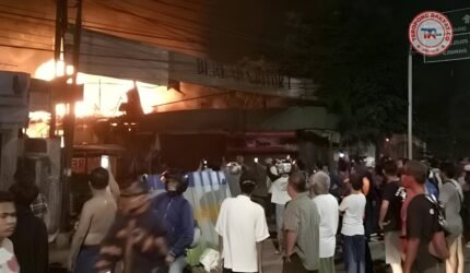 Bengkel Motor di Pasar Minggu Terbakar, 7 Unit Damkar Dikerahkan - Teropongrakyat.co