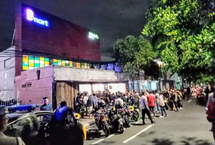 Cafe B Mart Kemayoran Dibubarkan Paksa, Polisi : Kami Akan Mendalami Izin Miras dan Keramaian - Teropongrakyat.co