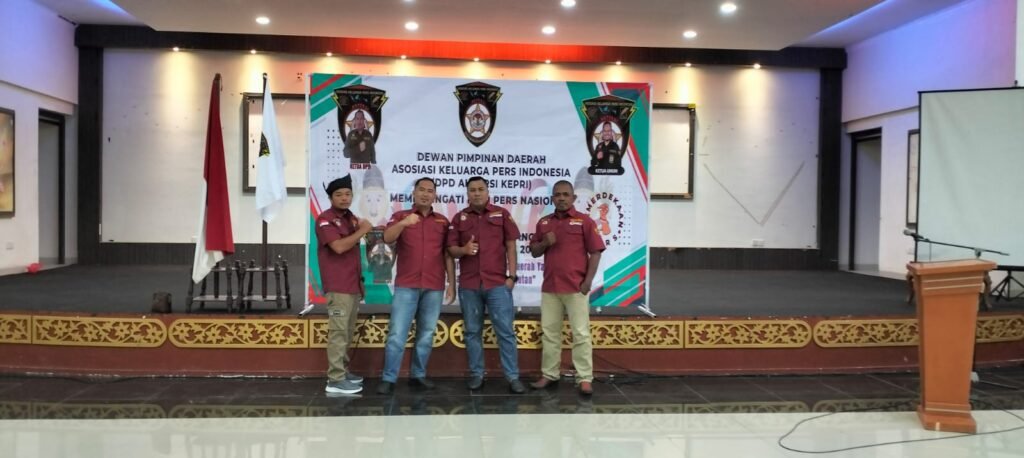 Portal Berita Indonesia dan Dunia Terkini Hari Ini, Update Harian Terbaru, Terlengkap, Tajam, Aktual dan Berimbang. DPD AKPEESI KEPRI Rayakan Hari Pers Nasional 2025 - Teropong Rakyat
