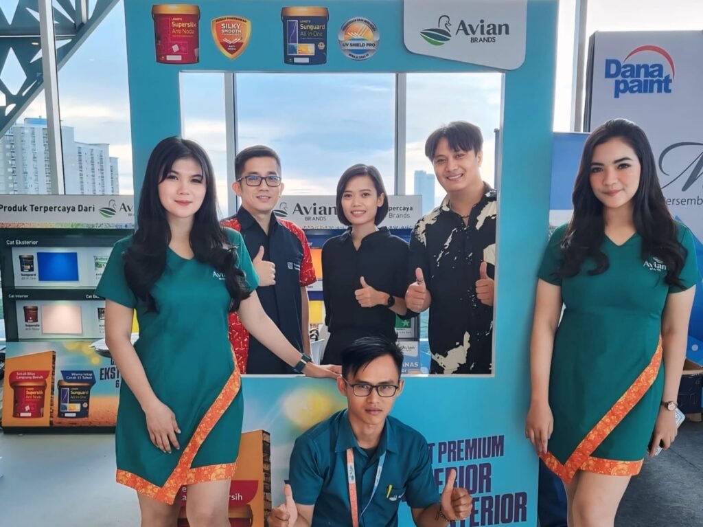 Portal Berita Indonesia dan Dunia Terkini Hari Ini, Update Harian Terbaru, Terlengkap, Tajam, Aktual dan Berimbang. Avian Brand Hadirkan Banyak Promo Menarik di Acara Pameran dan Gathering Lelang Renotop - Teropong Rakyat