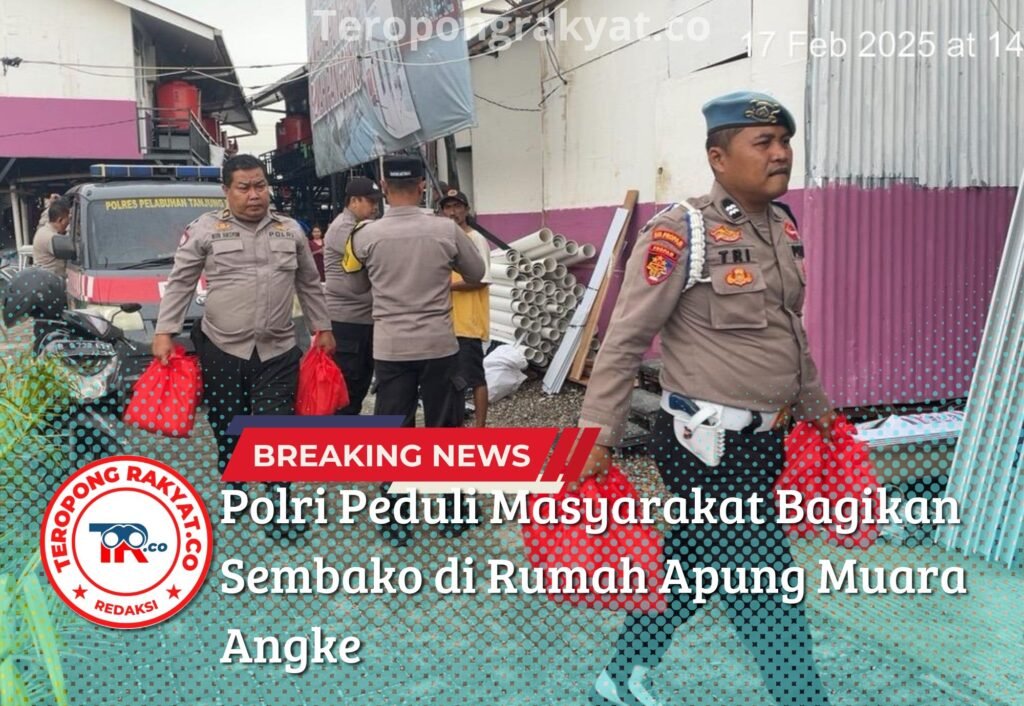 Portal Berita Indonesia dan Dunia Terkini Hari Ini, Update Harian Terbaru, Terlengkap, Tajam, Aktual dan Berimbang. Polri Peduli Masyarakat Bagikan Sembako di Rumah Apung Muara Angke - Teropong Rakyat