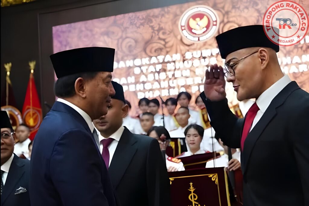 Portal Berita Indonesia dan Dunia Terkini Hari Ini, Update Harian Terbaru, Terlengkap, Tajam, Aktual dan Berimbang. Deddy Corbuzier Resmi Dilantik sebagai Stafsus Menhan Bidang Komunikasi Publik - Teropong Rakyat
