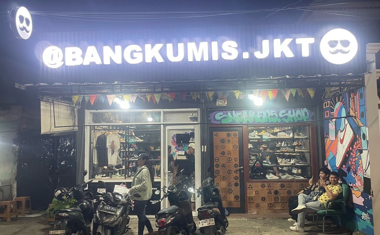 Simak Kiat Sukses Viko Candra Owner dari @bangkumis.jkt yang Dapat Raup Cuan dari Bisnis Thrifting