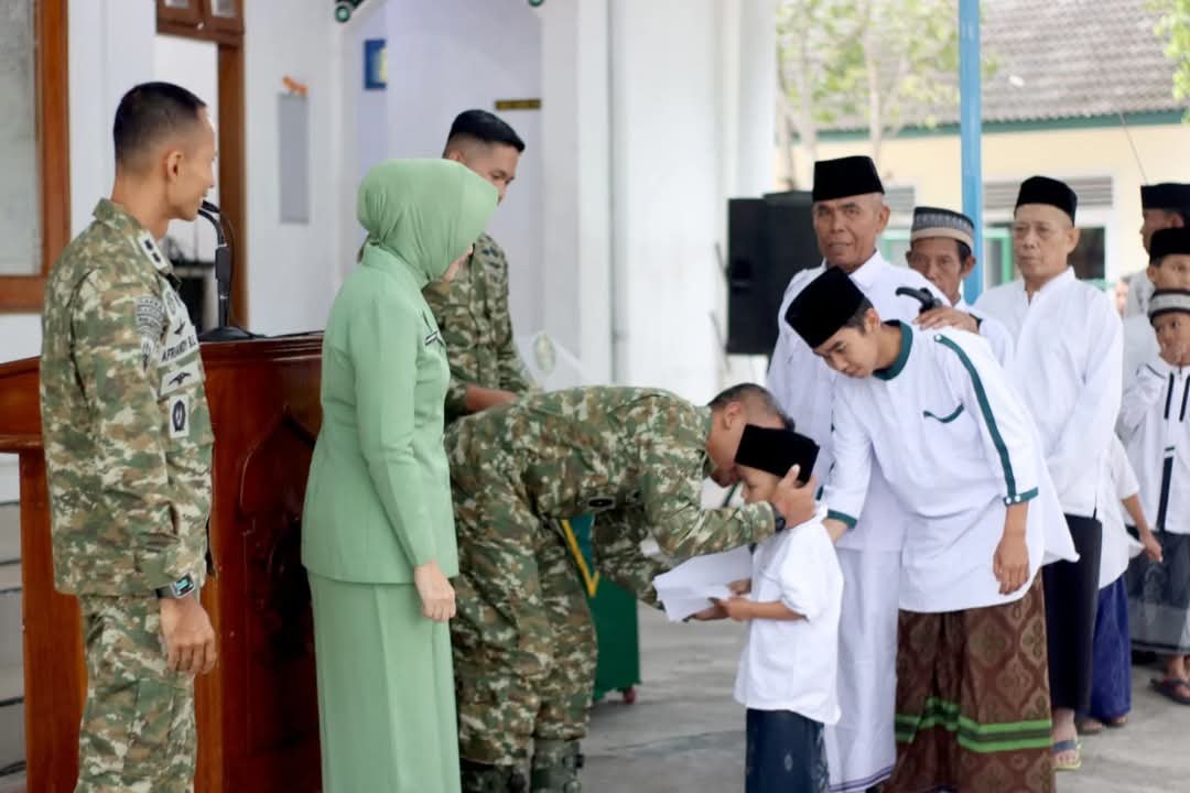 Hari Ulang Tahun Ke-64 Brigif 6 Kostrad Berbagi Kebahagiaan Bersama Yatim Piatu. - Teropongrakyat.co