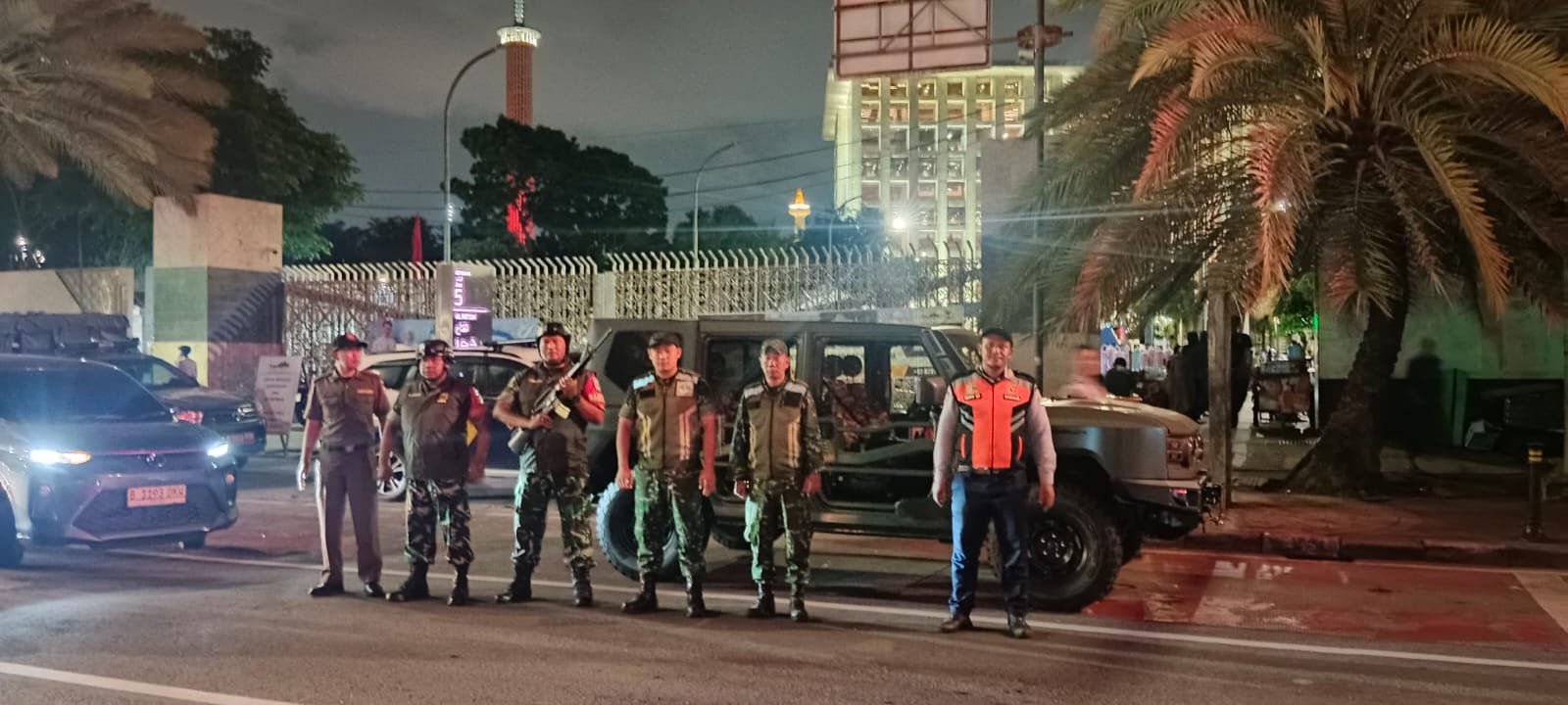 Ciptakan Kondusifitas di Bulan Ramadhan Babinsa Koramil 02/SB Laksanakan Patroli Keamanan Menggunakan Mobil Maung
