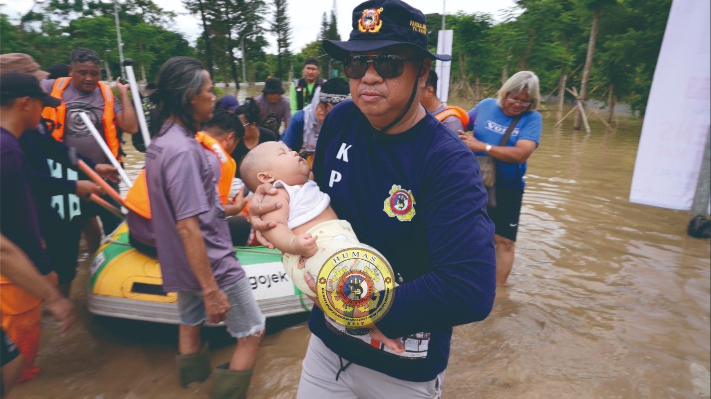 Banjir Bekasi Meluas, Quick Respon Tim Pangkalan KPLP Tanjung Priok, Ditjen Hubla Kemenhub, Gerak Cepat Evakuasi Warga
