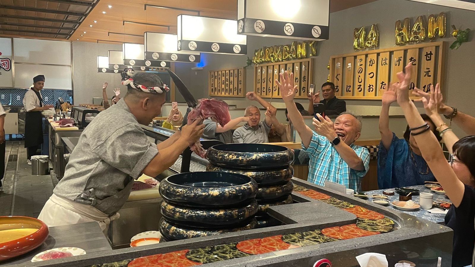 Tuna Cutting Show di Fuji Sushi Cikarang, Sensasi Kuliner Jepang dengan Ikan Segar dari Perairan Bali - Teropongrakyat.co