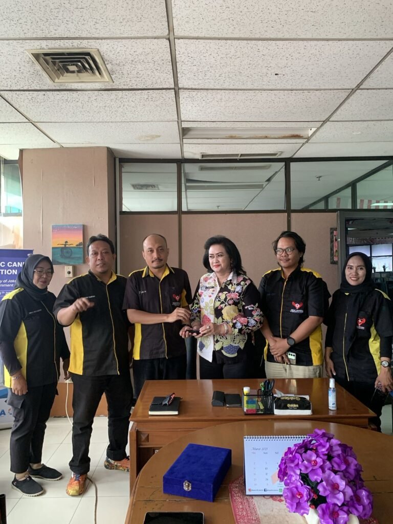 Portal Berita Indonesia dan Dunia Terkini Hari Ini, Update Harian Terbaru, Terlengkap, Tajam, Aktual dan Berimbang. Dokter Gigi Di Dinsos DKI Jakarta Dapat Penghargaan Dari Rekan Indonesia - Teropong Rakyat