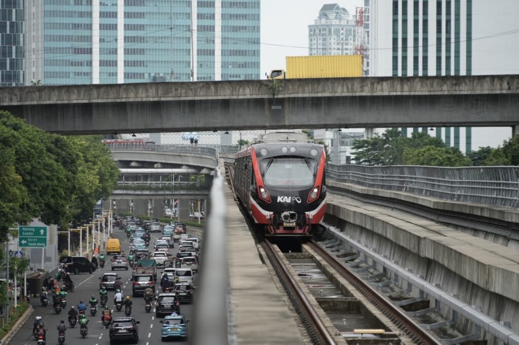LRT Jabodebek dan Peranannya dalam Meningkatkan Aspek Sosial dan Ekonomi Indonesia - Teropong Rakyat