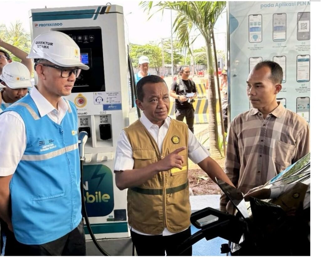 Kunjungi SPKLU di Banten, Menteri ESDM Apresiasi Kesiapan PLN Sambut Mudik Lebaran 2025 - Teropong Rakyat