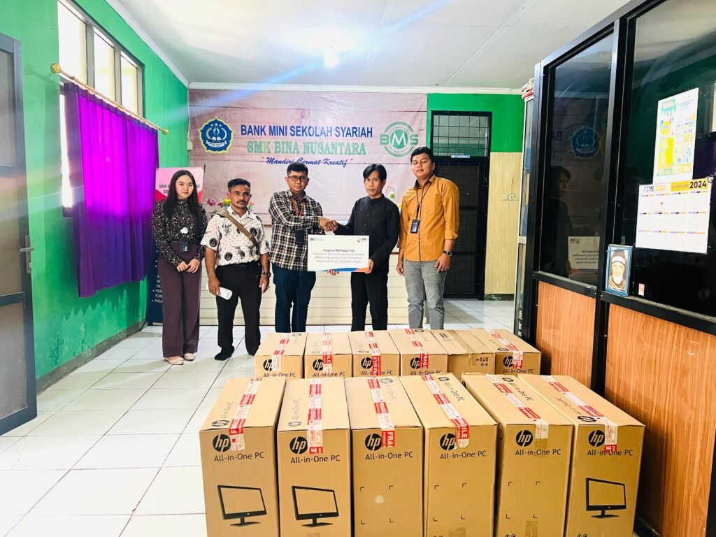 BRI BO Balaraja Salurkan Bantuan TJSL ke SMK Bina Nusantara Desa Sibangsana - Teropong Rakyat