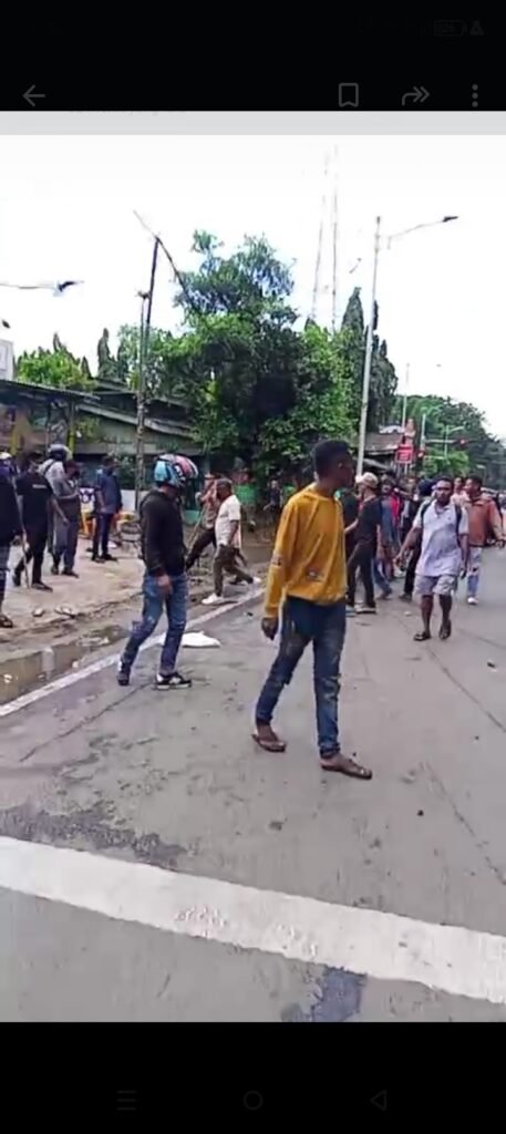Portal Berita Indonesia dan Dunia Terkini Hari Ini, Update Harian Terbaru, Terlengkap, Tajam, Aktual dan Berimbang. Pengeroyokan di Depan Sekolah JIS, Korban Alami Luka Berat - Teropong Rakyat