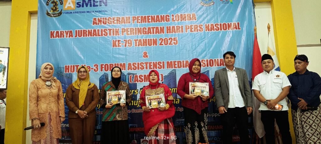 Portal Berita Indonesia dan Dunia Terkini Hari Ini, Update Harian Terbaru, Terlengkap, Tajam, Aktual dan Berimbang. Asistensi Media Nasional ( AsMEN) Milad Ke- 3 Tahun Anugrah Pemenang Karya Jurnalistik dan Hari Pers Nasional Ke -79 Tahun - Teropong Rakyat