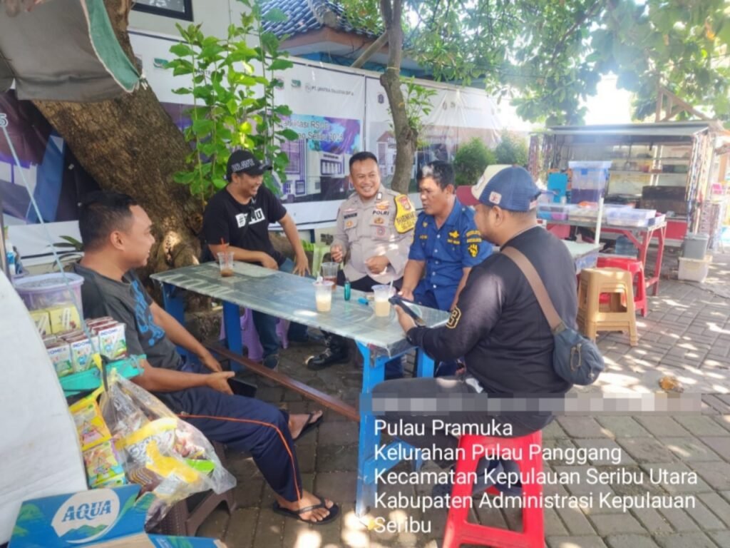 Portal Berita Indonesia dan Dunia Terkini Hari Ini, Update Harian Terbaru, Terlengkap, Tajam, Aktual dan Berimbang. Bripka Marwnsyah Ajak Warga Pulau Pramuka Hindari Judi Online - Teropong Rakyat
