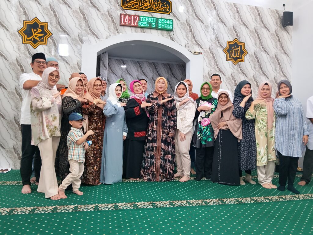 Portal Berita Indonesia dan Dunia Terkini Hari Ini, Update Harian Terbaru, Terlengkap, Tajam, Aktual dan Berimbang. Mushola Maulidina di Kuningan Resmi Dibuka, Perkuat Ukhuwah Islamiyah dan Sambut Idul Fitri - Teropong Rakyat