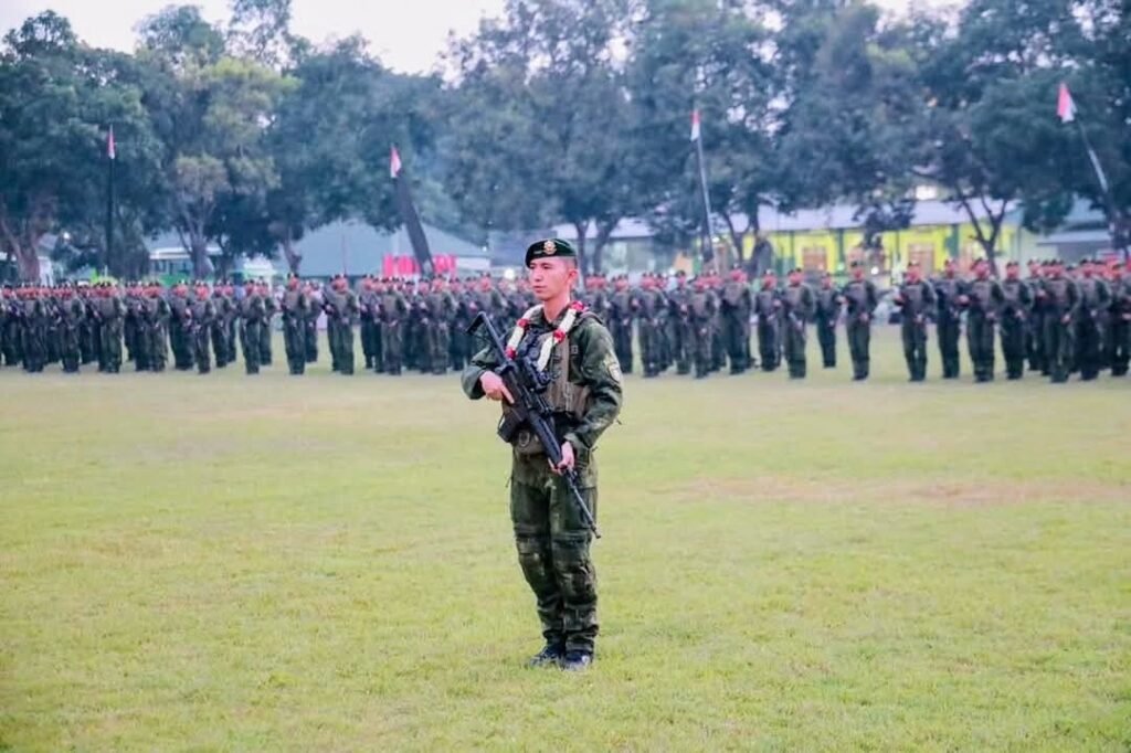 Portal Berita Indonesia dan Dunia Terkini Hari Ini, Update Harian Terbaru, Terlengkap, Tajam, Aktual dan Berimbang. Danbrigif 9 Kostrad Pimpin Upacara Penyambutan Purna Tugas Satgas Pamtas RI-PNG Yonif 509 Kostrad - Teropong Rakyat
