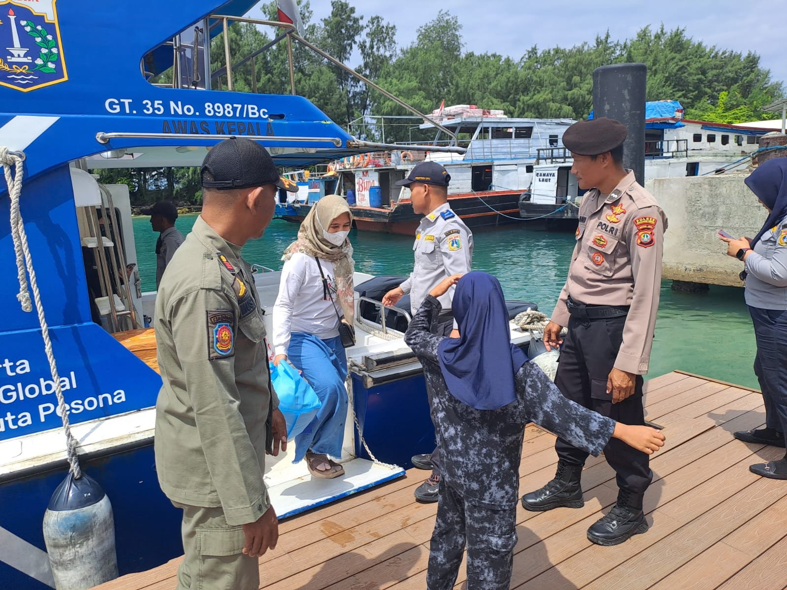Jaga Dermaga Pulau, Polsek Kepulauan Seribu Selatan Hadirkan Rasa Aman