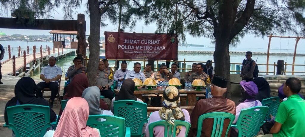 Portal Berita Indonesia dan Dunia Terkini Hari Ini, Update Harian Terbaru, Terlengkap, Tajam, Aktual dan Berimbang. Kapolres Kepulauan Seribu AKBP Ajie Lukman Hidayat Tegaskan Larangan Judi Online dan Ajak Warga Jaga Kamtibmas - Teropong Rakyat