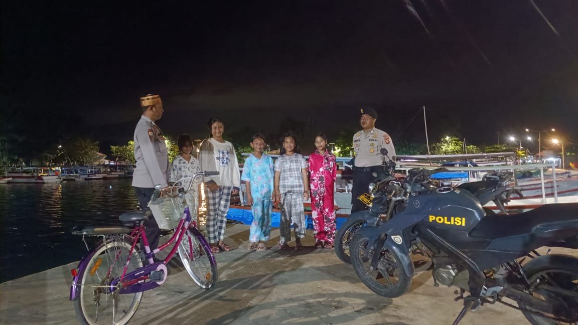 Polsek Kepulauan Seribu Utara Patroli Malam Sampaikan Imbauan