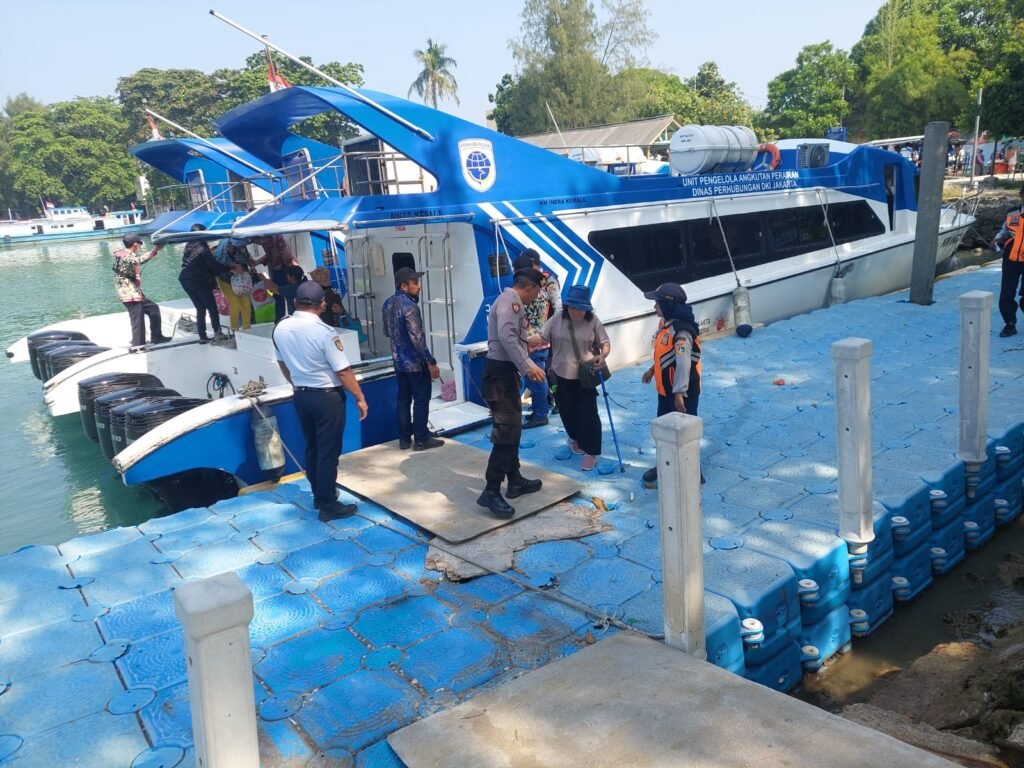 Kapolsek Kepulauan Seribu Selatan Pimpin Pengamanan Humanis dan Cegah Masuknya Barang Terlarang - Teropong Rakyat