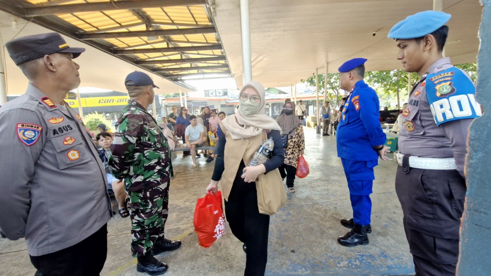 Polres Kepulauan Seribu Bersama TNI dan Instansi Terkait Amankan Keberangkatan Wisatawan