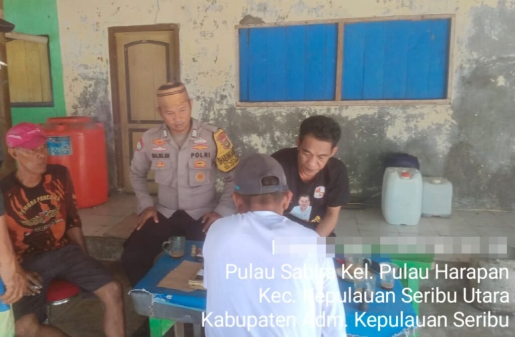 Bhabinkamtibmas Pulau Sabira Sambangi Tokoh Masyarakat, Wujudkan Sinergi dan Keamanan Wilayah - Teropong Rakyat