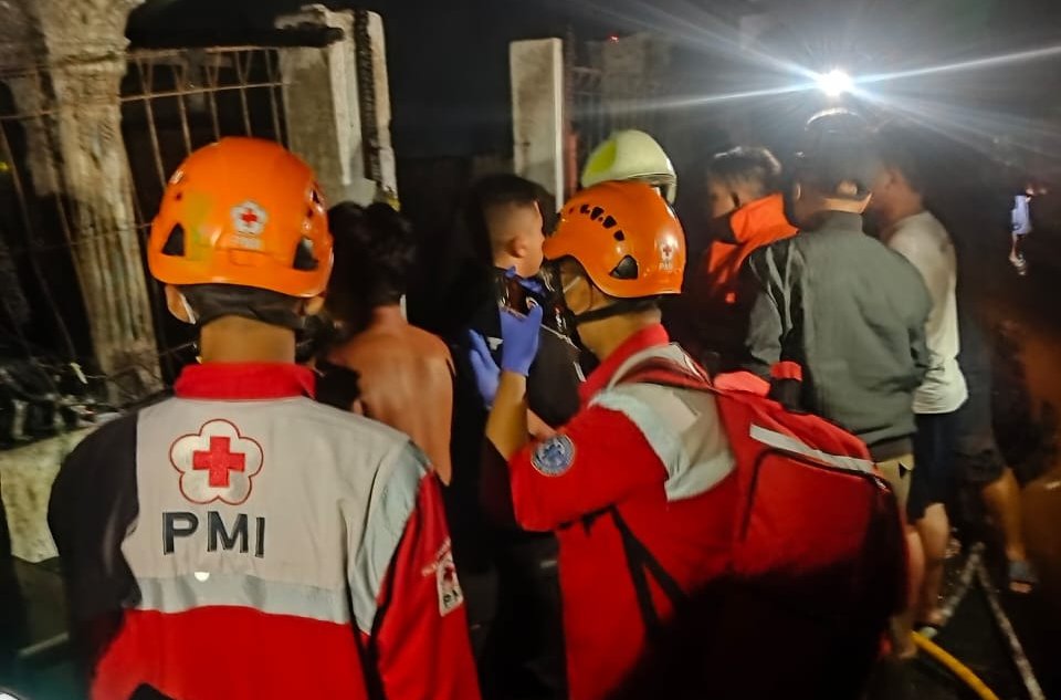 Ledakan Gas Diduga Sebabkan Kebakaran Maut di Pademangan, PMI Berbagi Bantuan - Teropong Rakyat