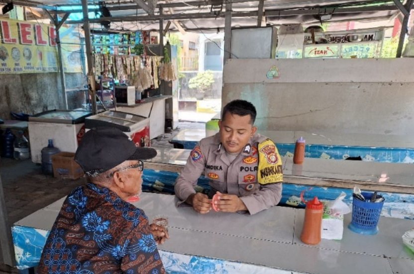 Bhabinkamtibmas Pulau Tidung Sambangi Tokoh Masyarakat, Perkuat Sinergi Menjaga Kamtibmas