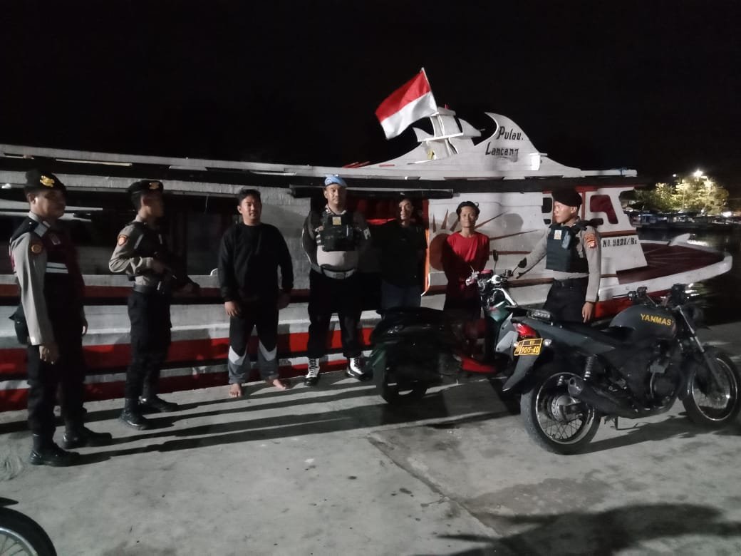 Polsek Kepulauan Seribu Utara Gelar Patroli Malam Dialogis Cegah Gangguan Kamtibmas