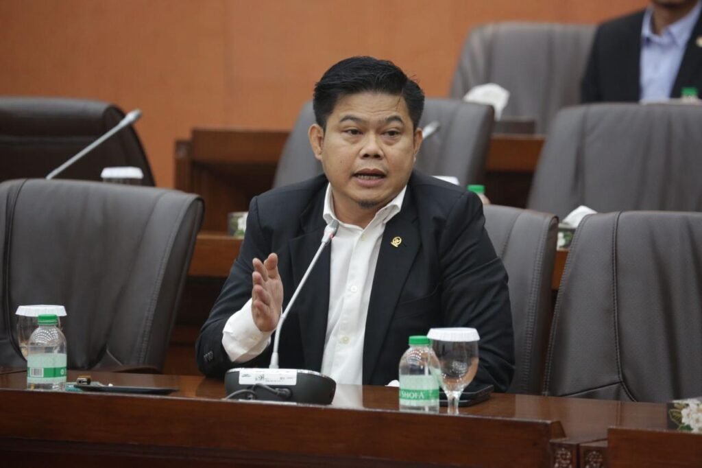 Komisi I Oleh Soleh: Preman Berkedok Wartawan Juga Harus Ditindak Tegas! - Teropong Rakyat