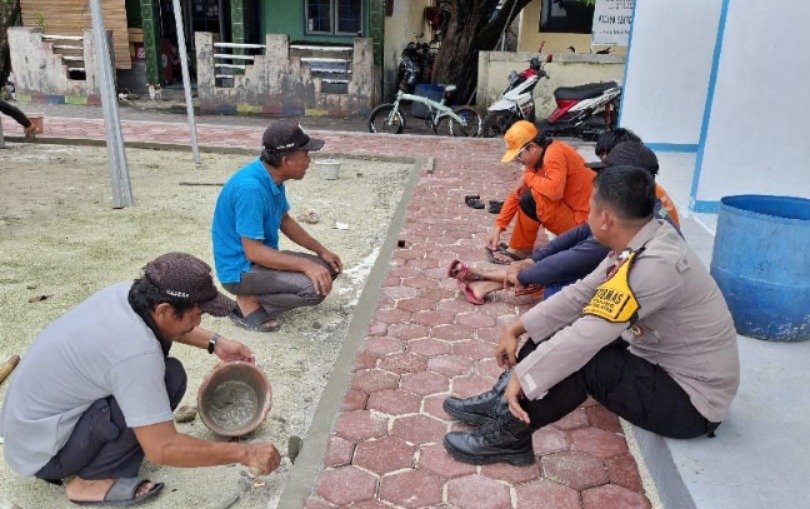 Bhabinkamtibmas Pulau Tidung Sambangi Tokoh Masyarakat, Wujudkan Sinergi Jaga Keamanan Wilayah