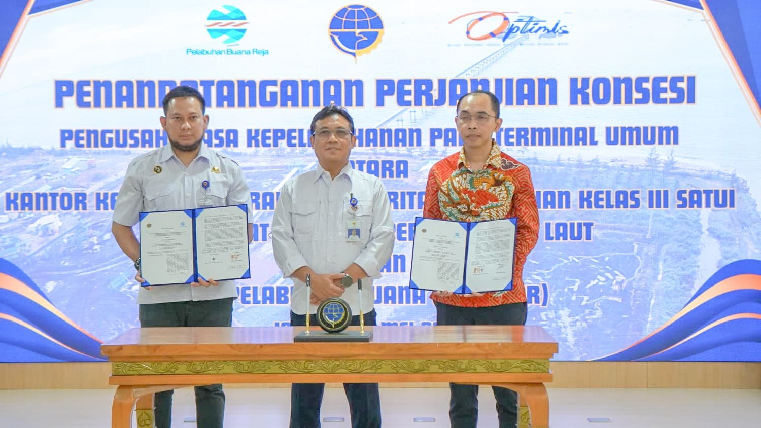Kemenhub Dan PT Pelabuhan Buana Reja Tandatangani Konsesi Terminal di Pelabuhan Satui