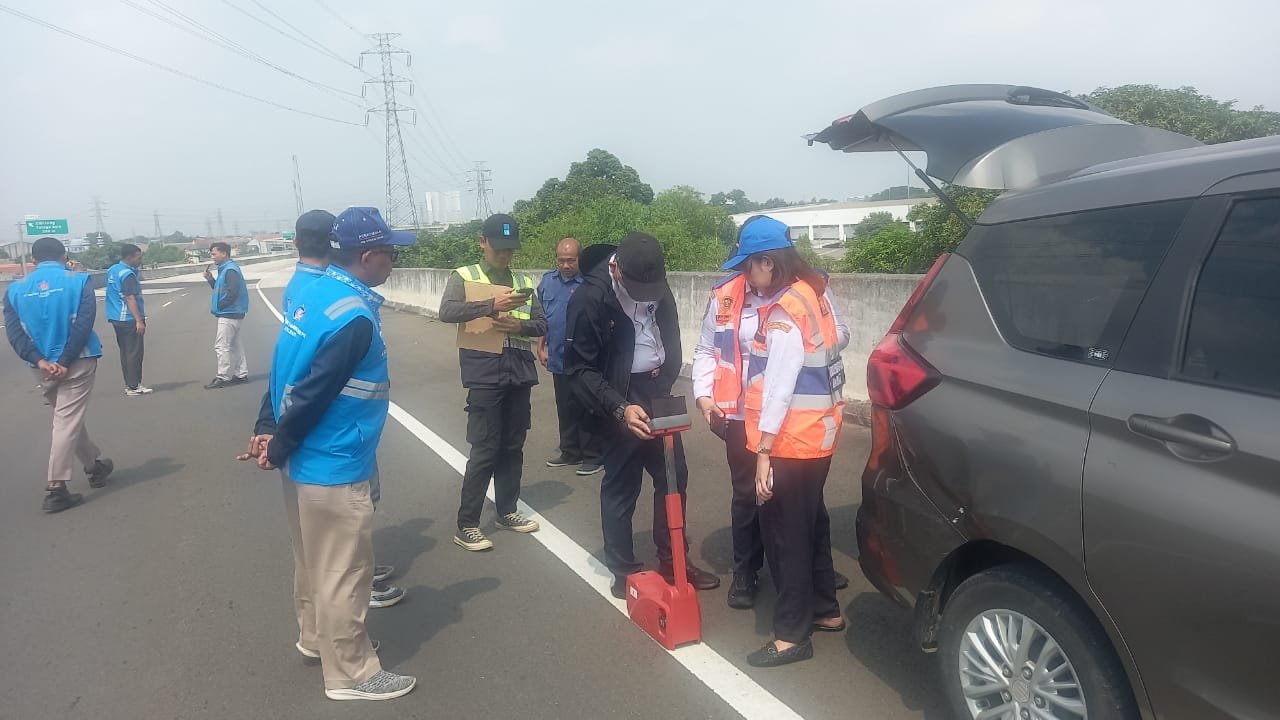 PT CTP Tollways Prioritaskan Keselamatan: Pengujian Retroreflektifitas Marka Jalan di Tol Cibitung-Cilincing