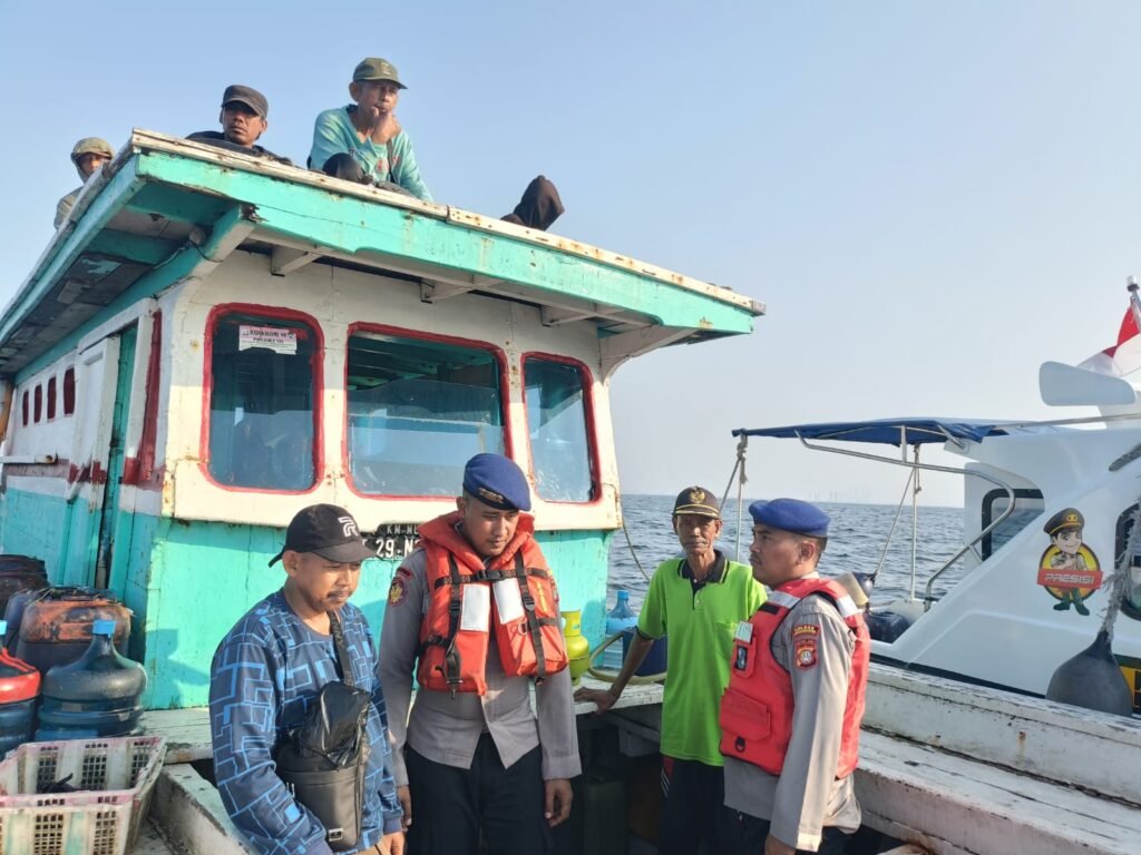 Satpolairud Patroli Laut Cegah Premanisme dan Perompakan di Perairan - Teropong Rakyat
