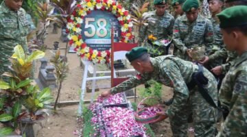 HUT ke-58, Danyonif 411 Kostrad Pimpin Ziarah ke Makam Prajurit Yang Gugur di Medan Tugas