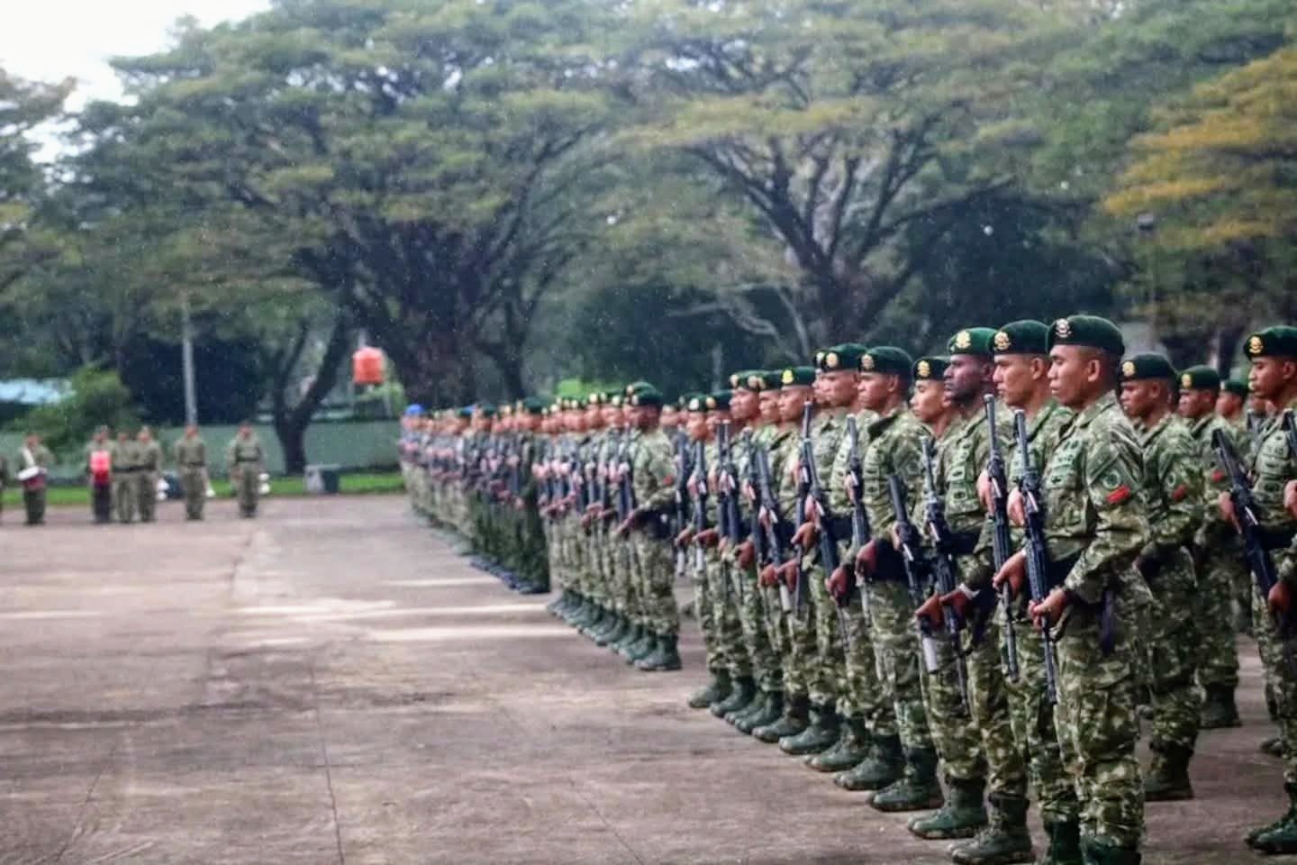 Portal Berita Indonesia dan Dunia Terkini Hari Ini, Update Harian Terbaru, Terlengkap, Tajam, Aktual dan Berimbang. Pangdivif 3 Kostrad Pimpin Upacara Penerimaan Satgas Yonif 431 Kostrad - Teropong Rakyat