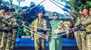 Tradisi Penyambutan Komandan Baru Batalyon Arhanud 16 Kostrad