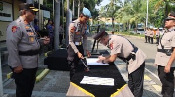 Kapolres Kepulauan Seribu Pimpin Sertijab Kapolsek Kepulauan Seribu Selatan: Iptu Didik Tri Maryanto Gantikan AKP Sanyata Harsono