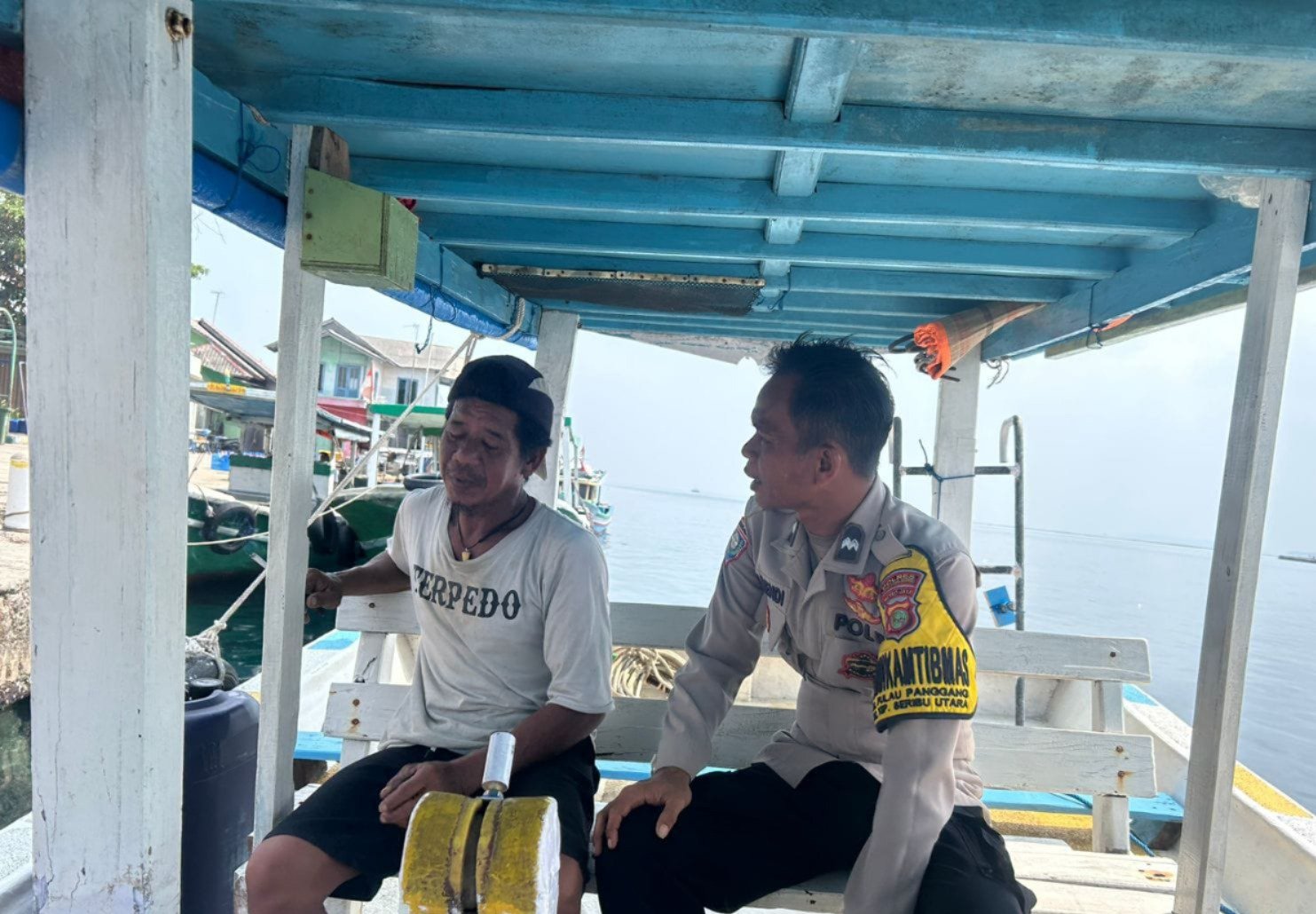 Bhabinkamtibmas Pulau Panggang Gandeng Tokoh Masyarakat Cegah Premanisme dan Judi Online