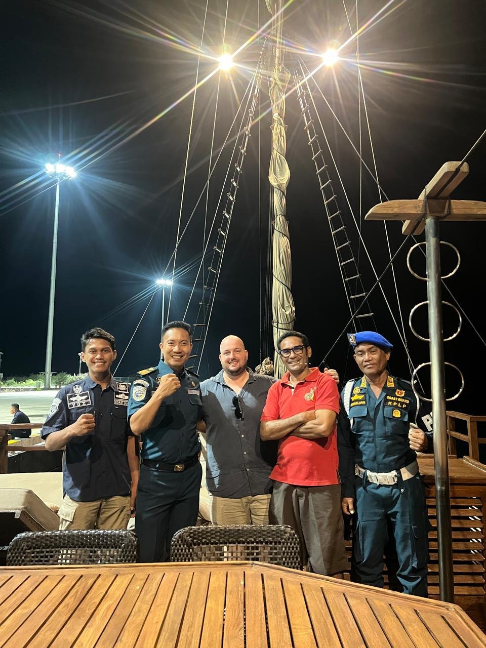 Jemput Wisatawan Asing Kapal Pesiar KM. Arenui Sandar Di Pelabuhan Donggala - Teropongrakyat.co