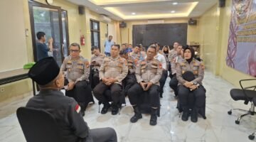 Polres Kepulauan Seribu Gelar Pembinaan Rohani dan Mental