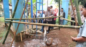 Sambut Hari Bhayangkara Ke-79, Polres Pekalongan Laksanakan Kegiatan Bangfas Air Bersih di Desa Rowolaku