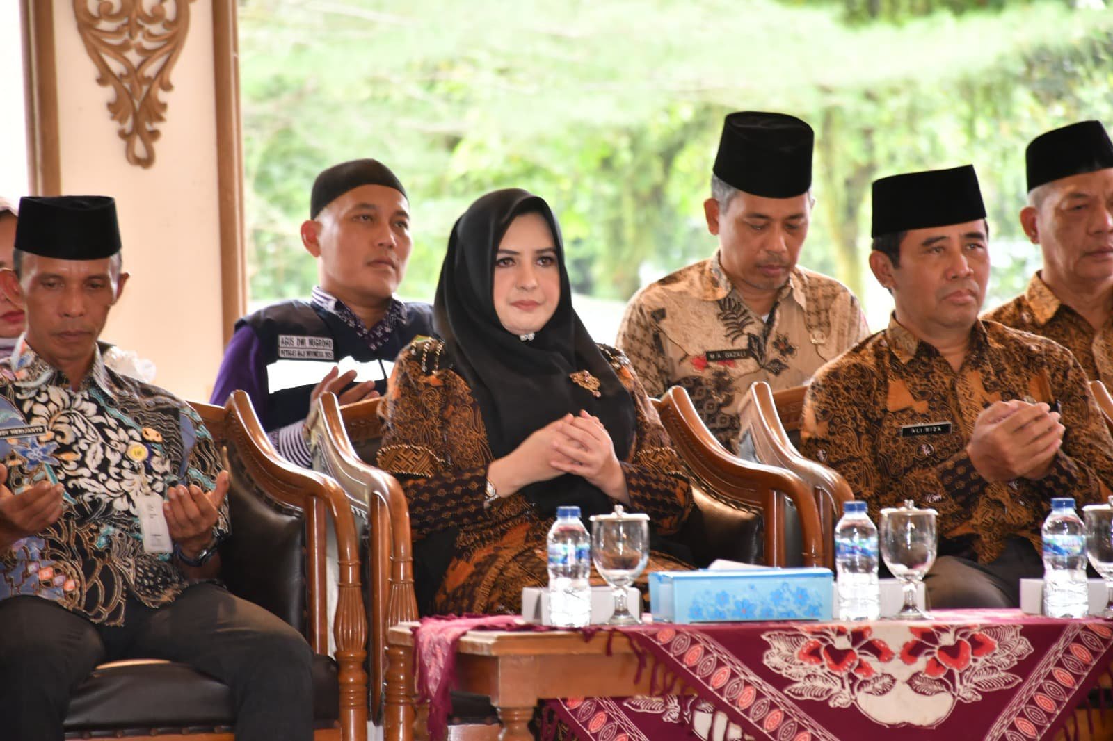 Bupati Fadia Arafiq Sambut Kepulangan Jamaah Haji Asal Kabupaten Pekalongan - Teropongrakyat.co