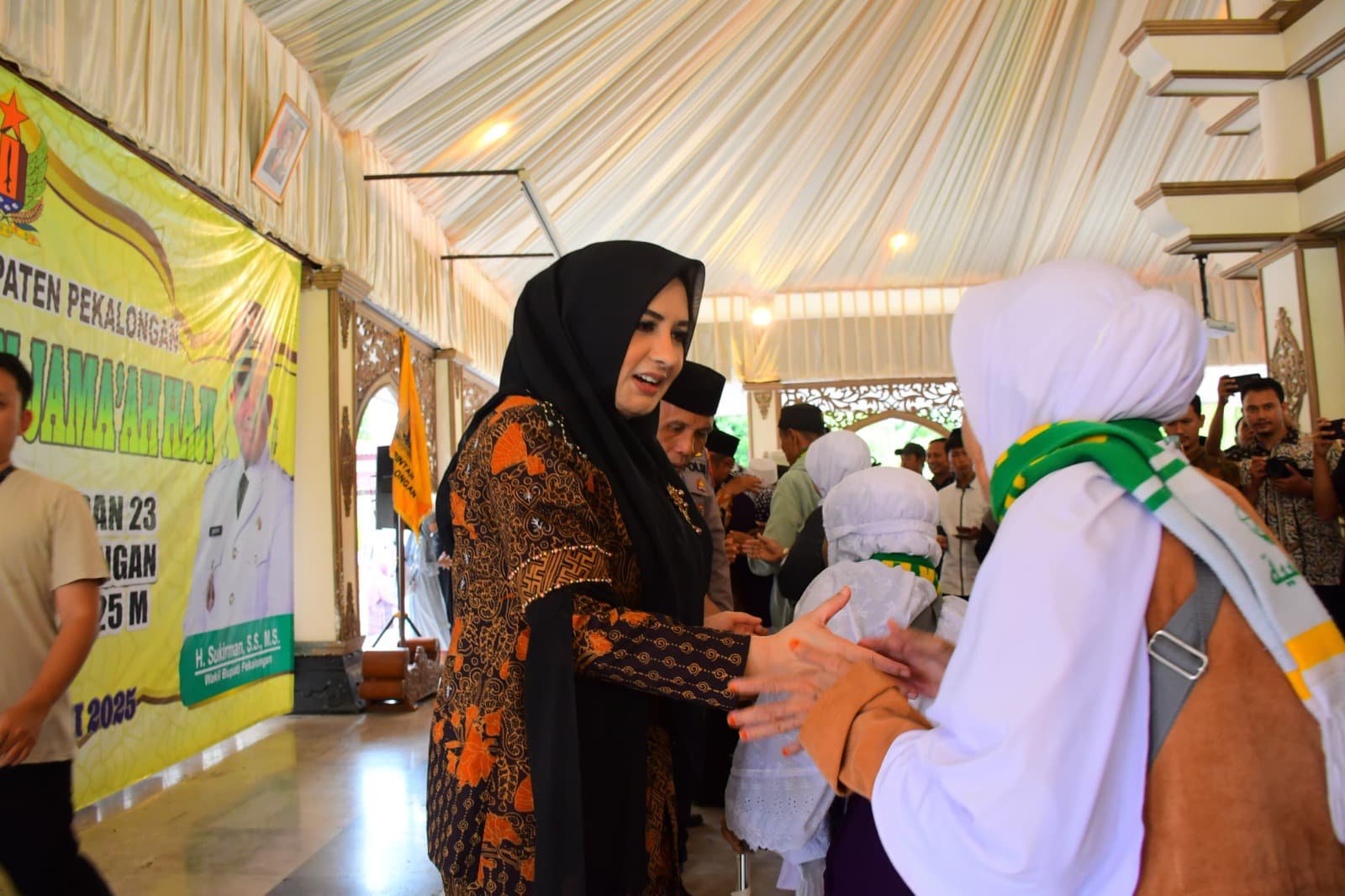 Bupati Fadia Arafiq Sambut Kepulangan Jamaah Haji Asal Kabupaten Pekalongan