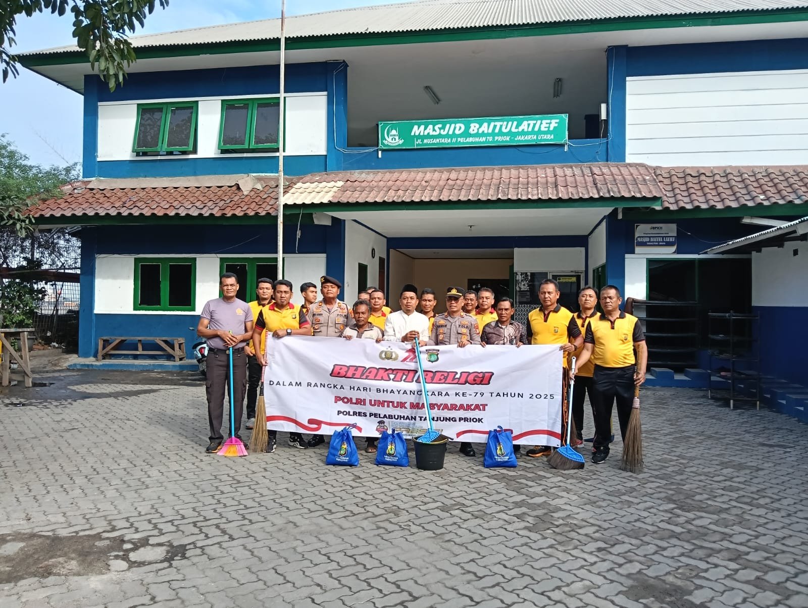 HUT Bhayangkara ke-79: Polres Tanjung Priok Jalin Silaturahmi Lewat Bakti Religi