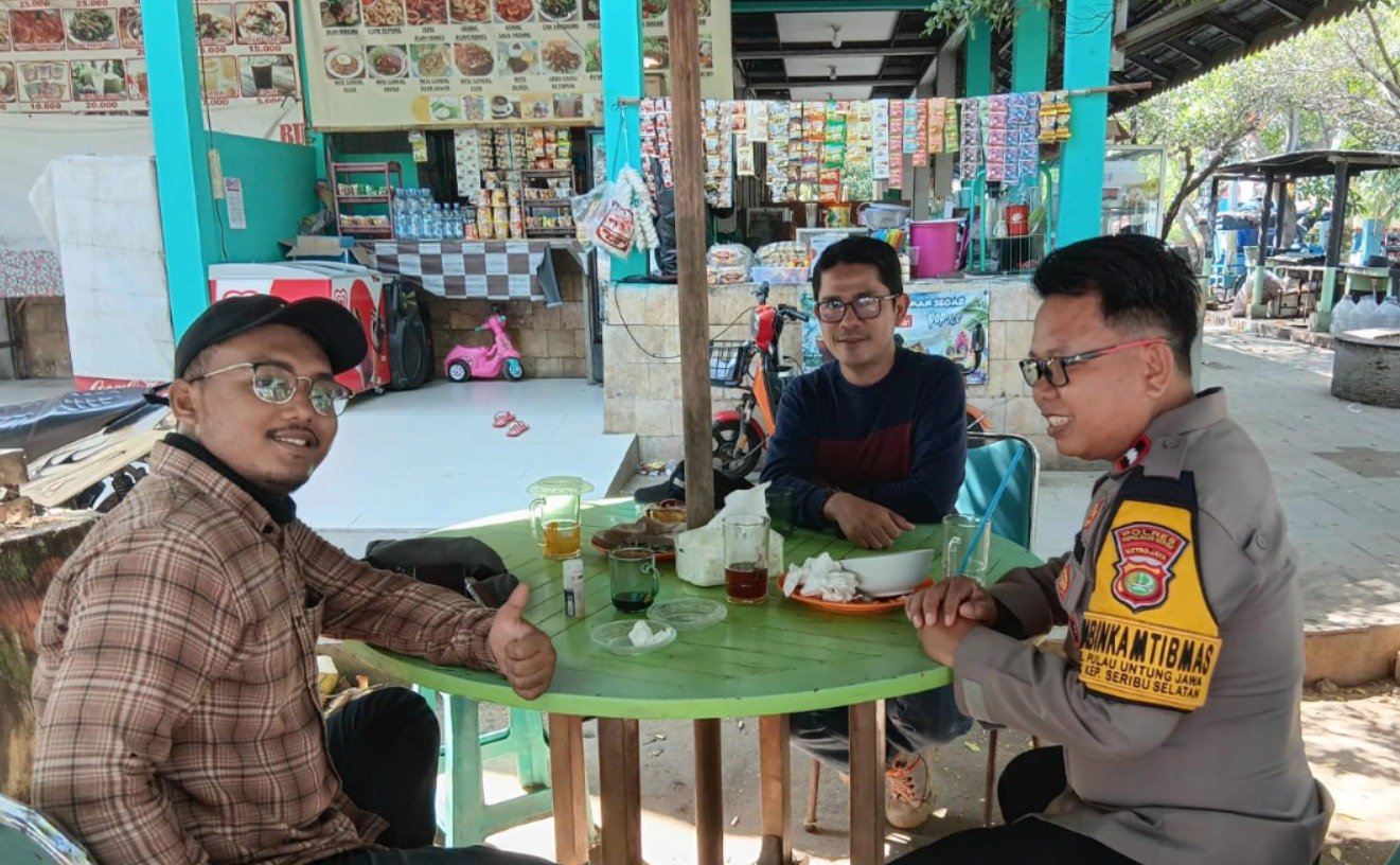 Bhabinkamtibmas Pulau Untung Jawa Ajak Tomas Perangi Premanisme dan Judi Online